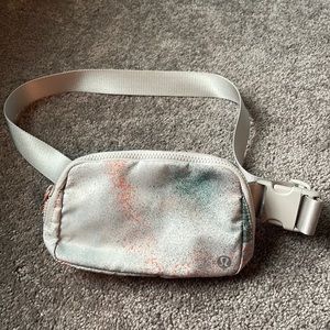 **Retired** Lululemon spray camp belt bag. Great pre-owned condition.